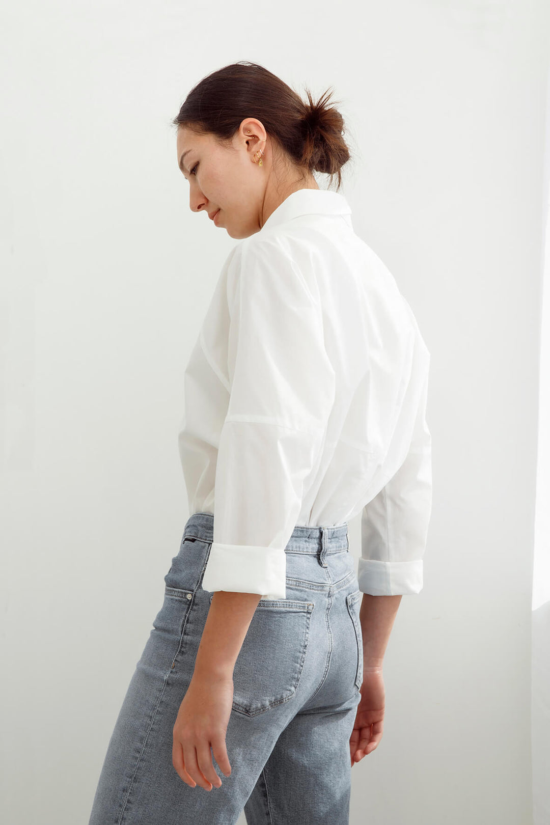 Writer's Shirt with twisted collar